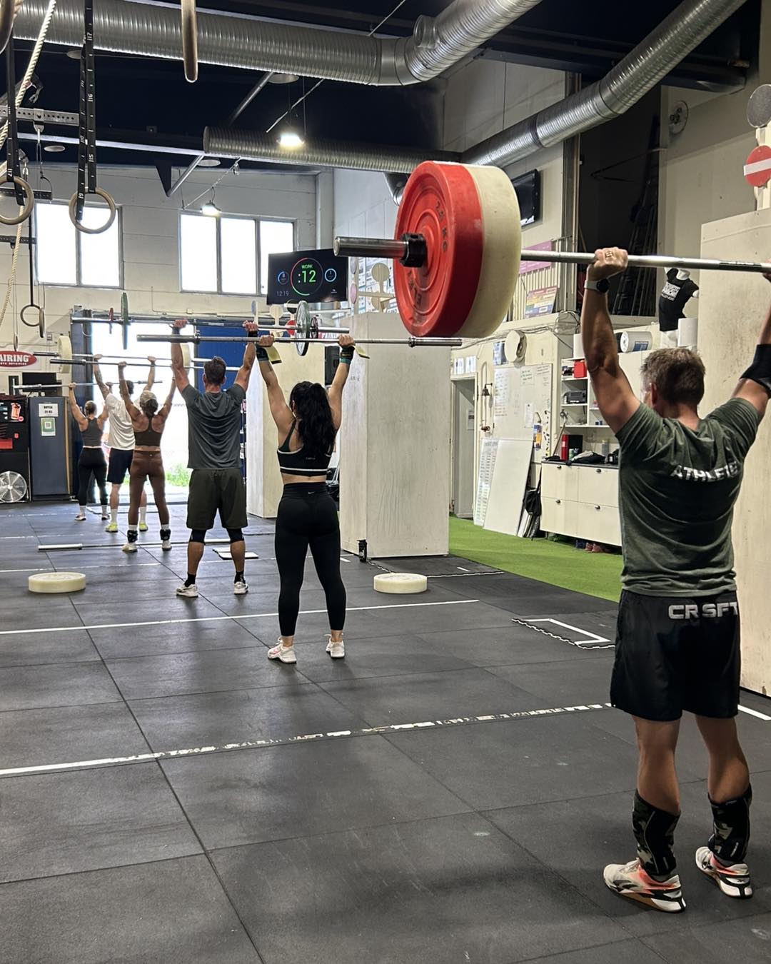 Träning inne på CrossFit Unique